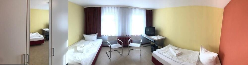 Haus des Volkes Das Bauhaushotel