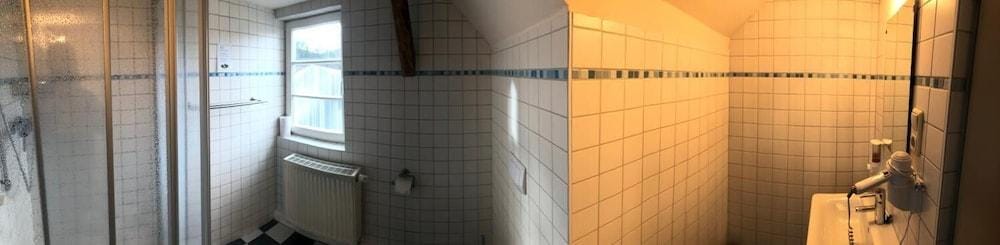 Haus des Volkes Das Bauhaushotel