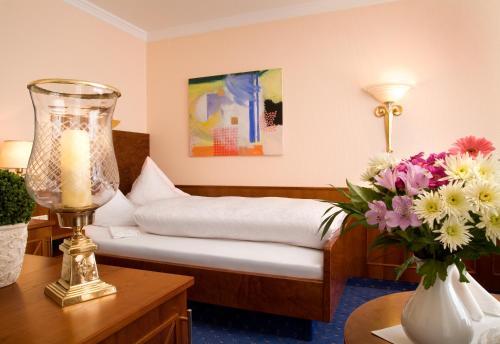 Hotel Le Petit Chateau Fontenay