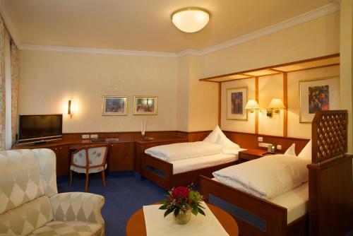 Hotel Le Petit Chateau Fontenay