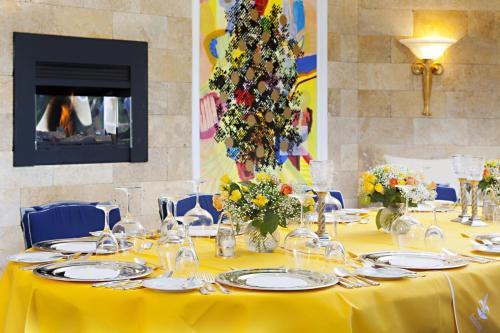 Hotel Le Petit Chateau Fontenay