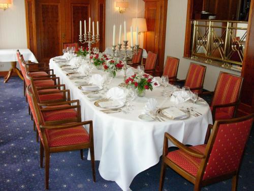 Hotel Le Petit Chateau Fontenay