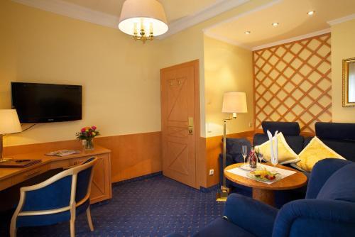 Hotel Le Petit Chateau Fontenay