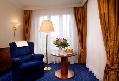 Hotel Le Petit Chateau Fontenay