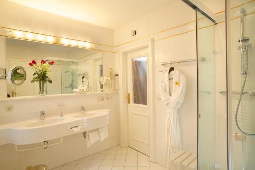 Hotel Le Petit Chateau Fontenay
