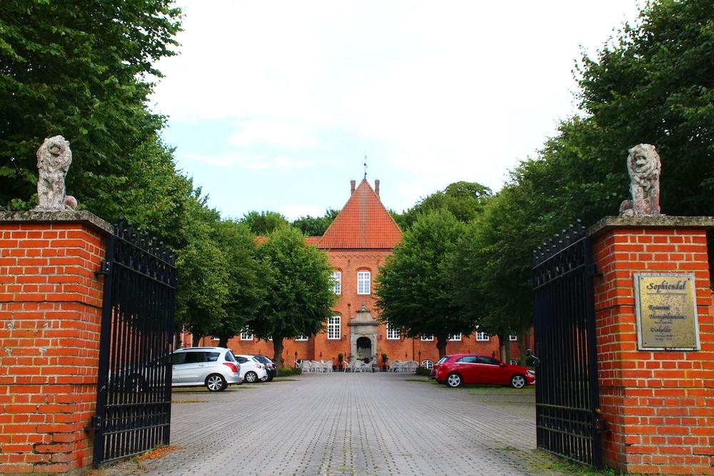 Sophiendal Manor
