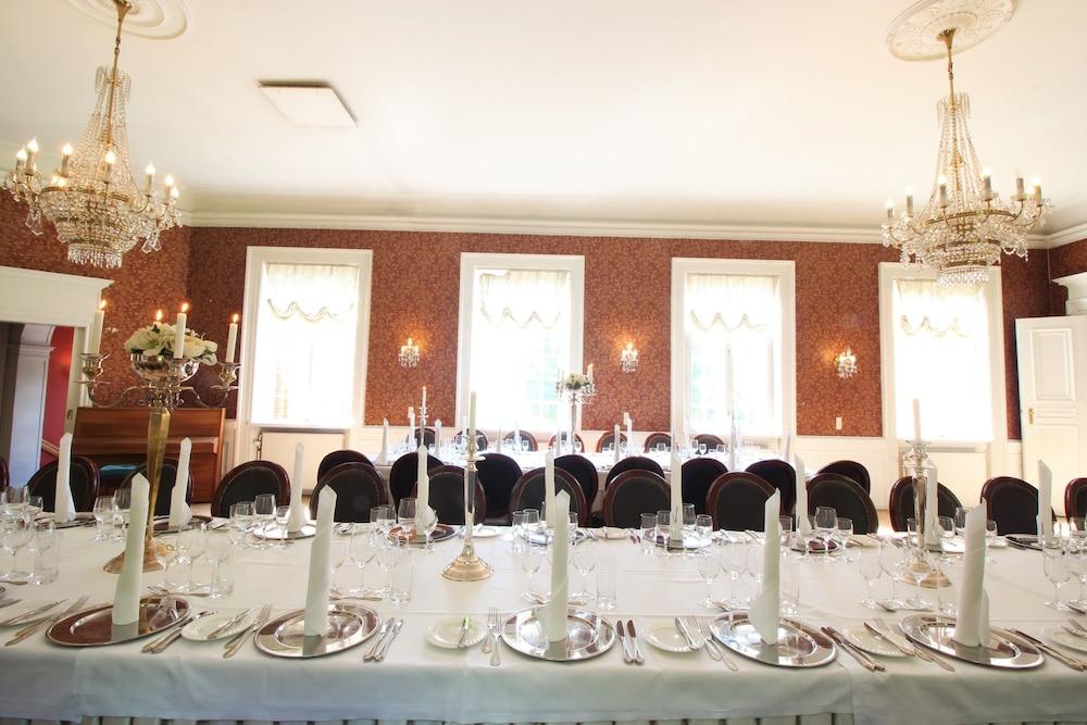 Sophiendal Manor