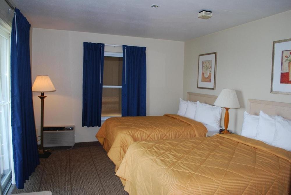 Clinton Inn And Suites