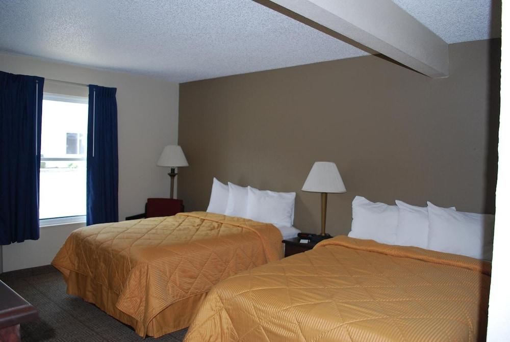 Clinton Inn And Suites