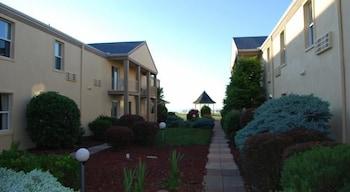 Clinton Inn And Suites