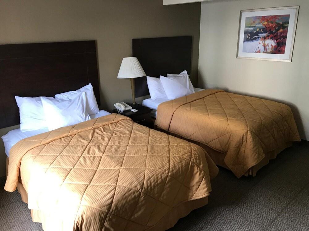 Clinton Inn And Suites