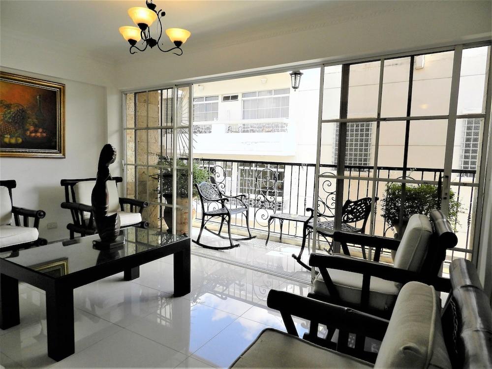 Hostal La Colonia
