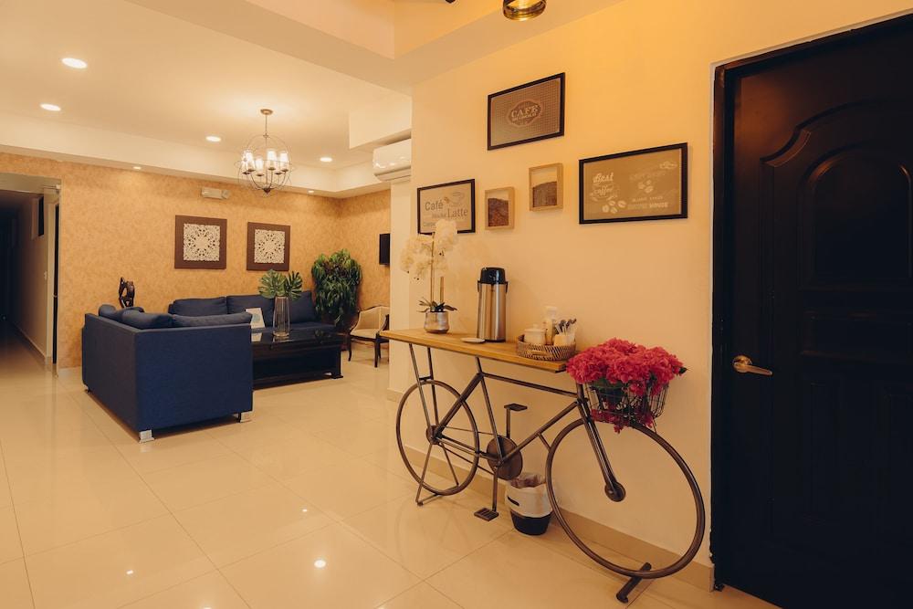 Hostal La Colonia