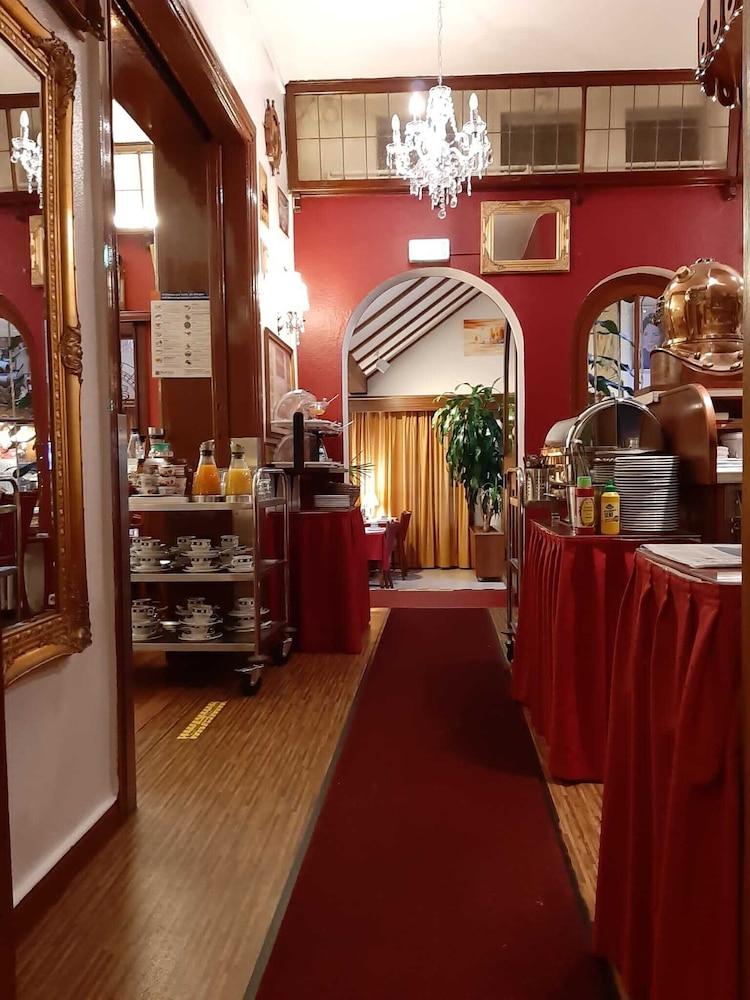 Hotel Columbus