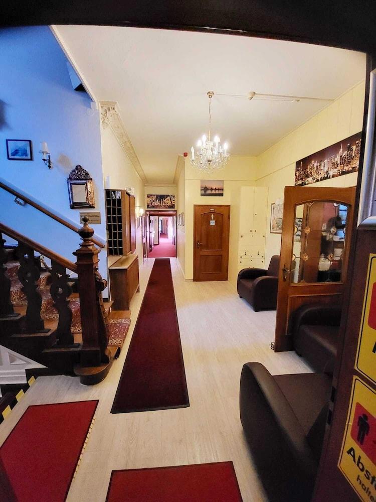 Hotel Columbus