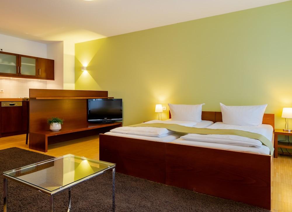 Acantus Hotel & Apartment