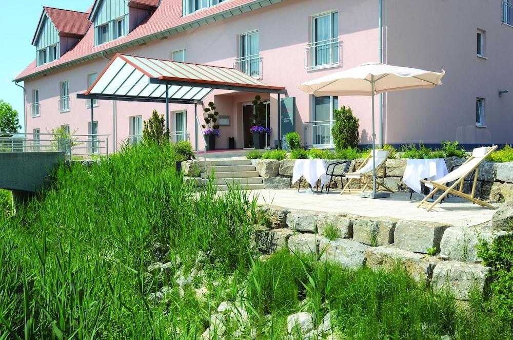 Acantus Hotel & Apartment