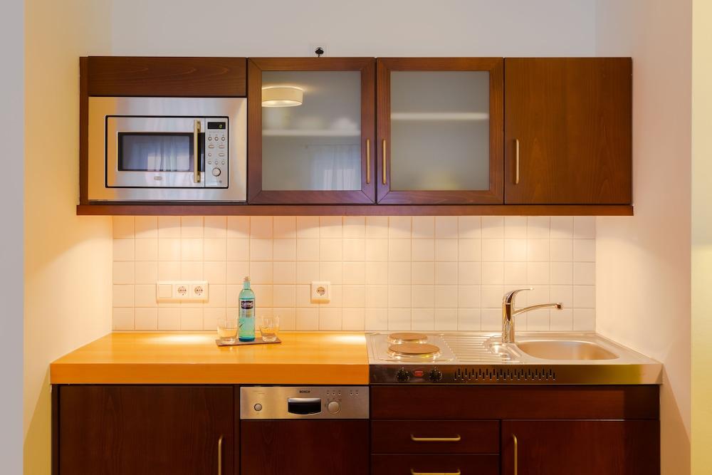 Acantus Hotel & Apartment