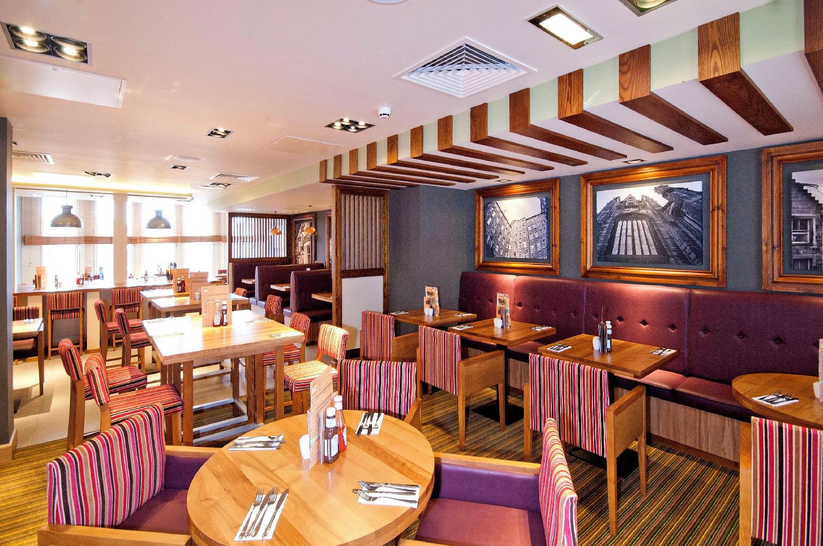 Premier Inn Edinburgh City Centre