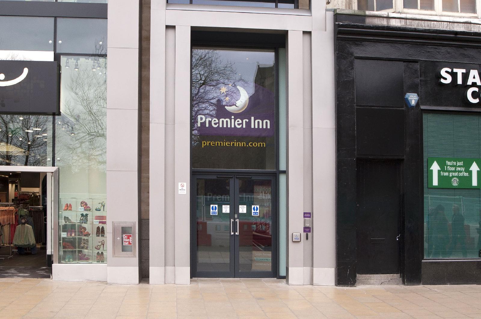 Premier Inn Edinburgh City Centre