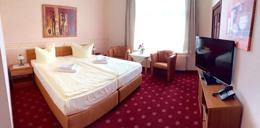 Villa Camenz Hotel & Pension