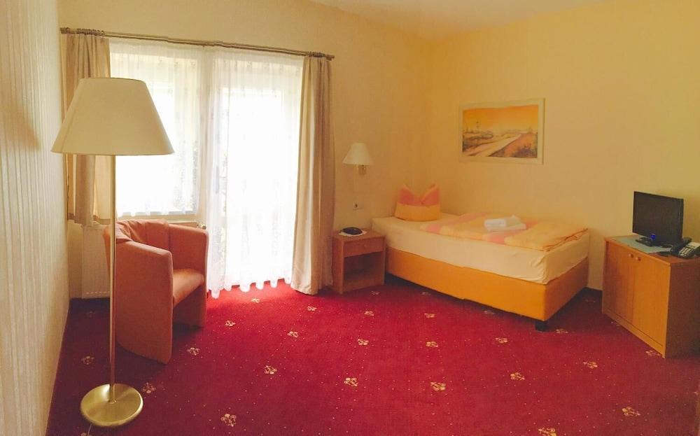 Villa Camenz Hotel & Pension
