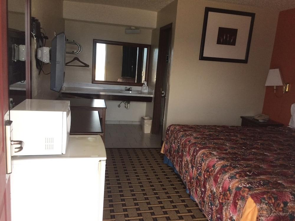 Relax Inn Henryetta