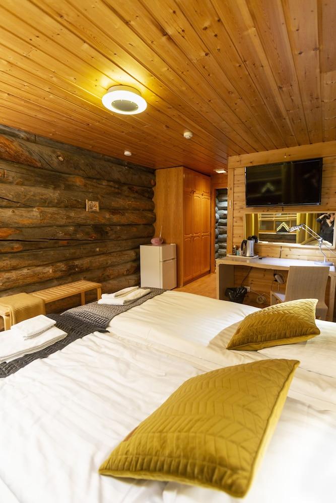 Log House Kuukkeli Teerenpesä