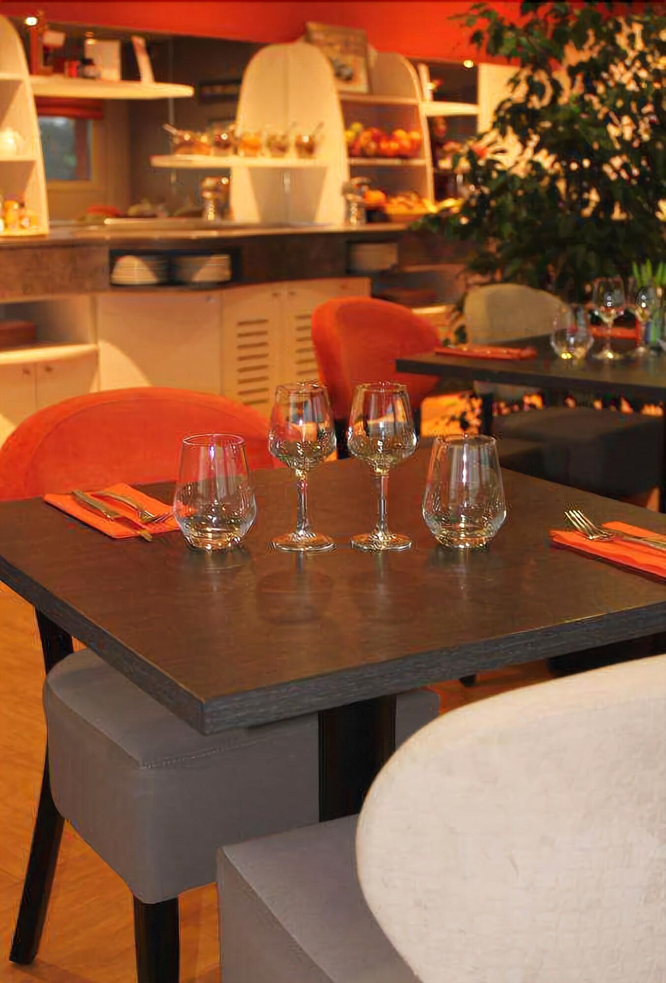 Brit Hotel Les Evens