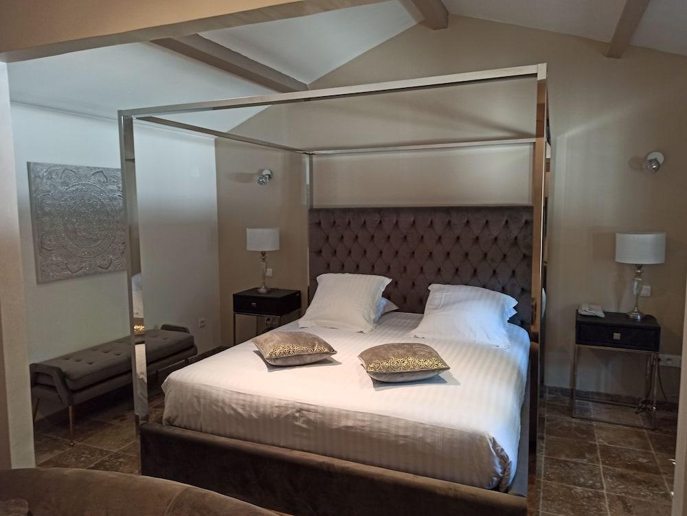 Dune Hotel