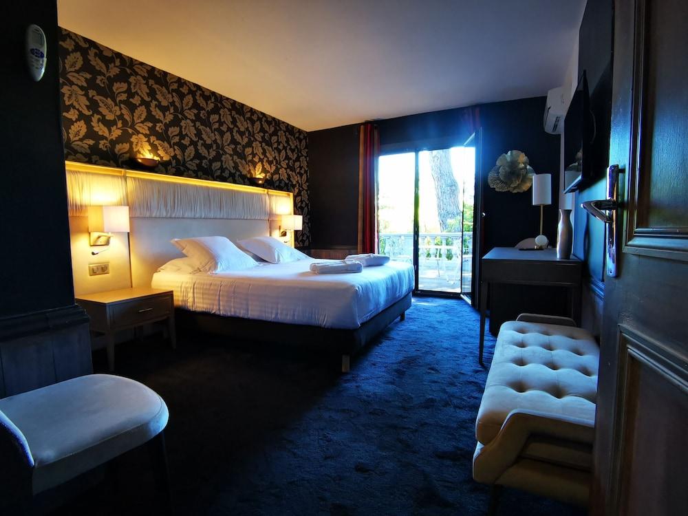 Dune Hotel