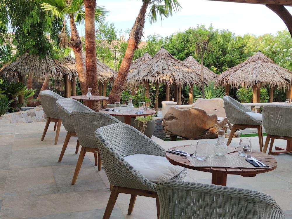 Dune Hotel