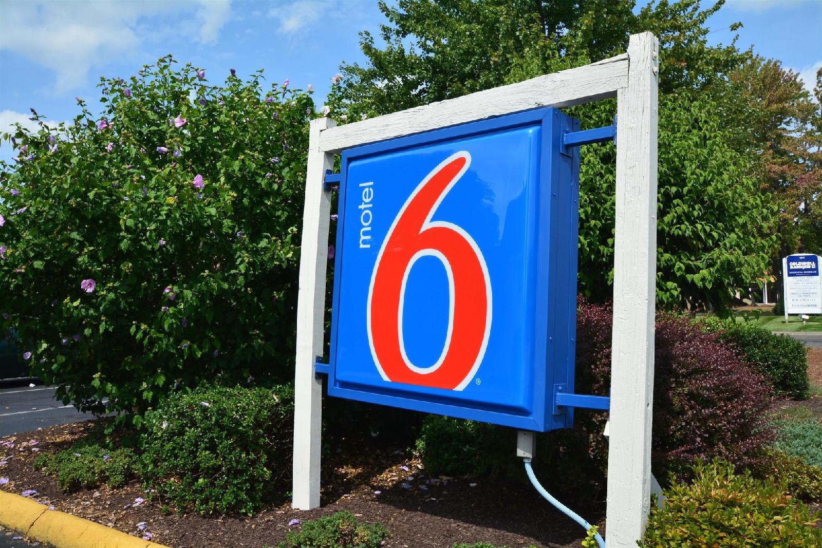 Motel 6