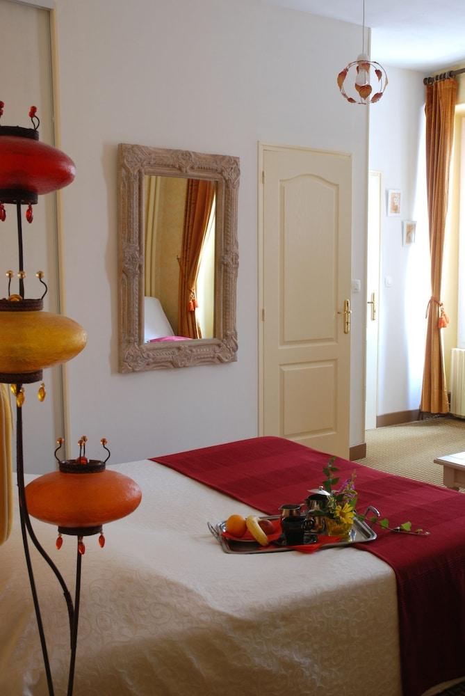 Logis Hotel les Capucins