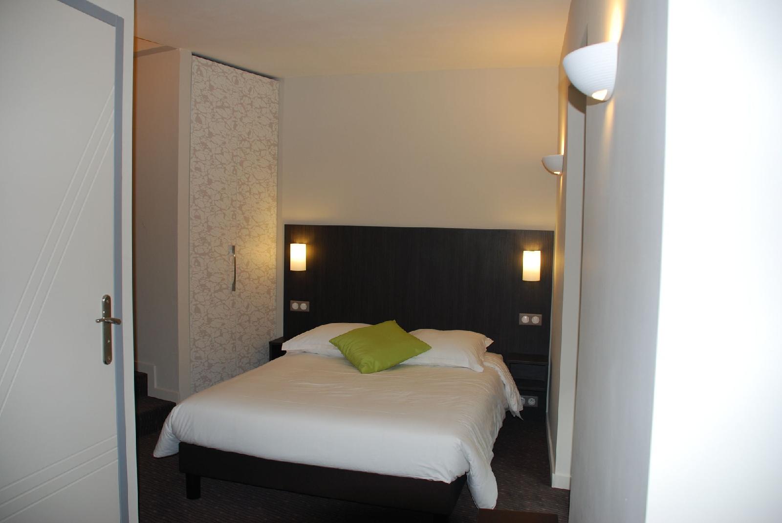 Ruthenium Hotel