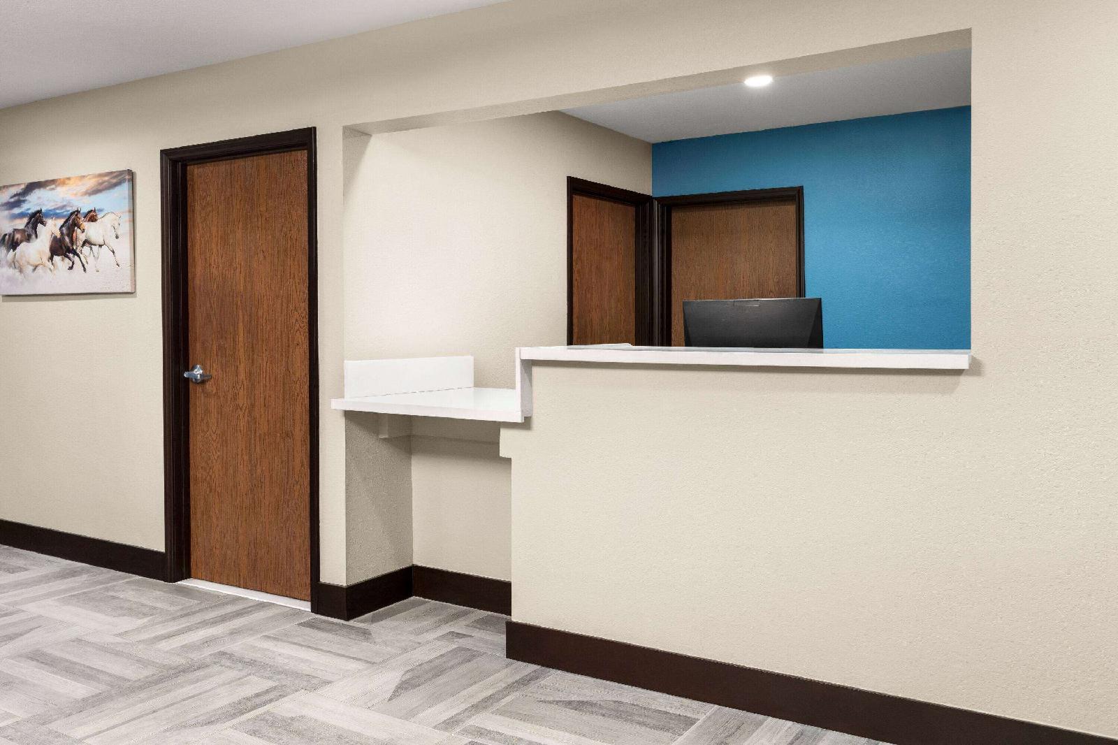 Country Hearth Inn & Suites Washington Court House