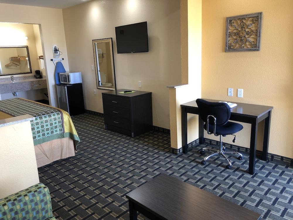 Homegate Inn & Suites