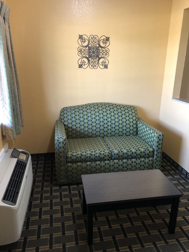 Homegate Inn & Suites