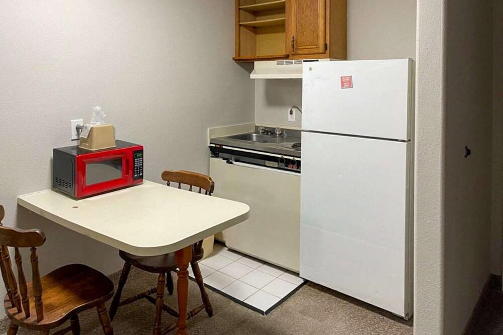 Rodeway Inn & Suites North Sioux City I-29