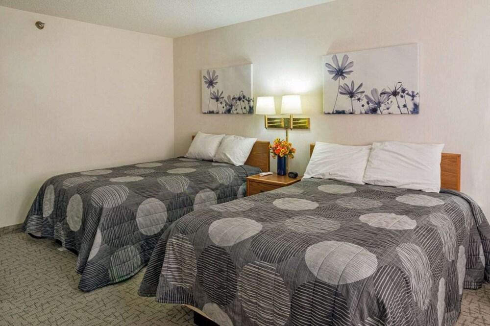 Rodeway Inn & Suites North Sioux City I-29