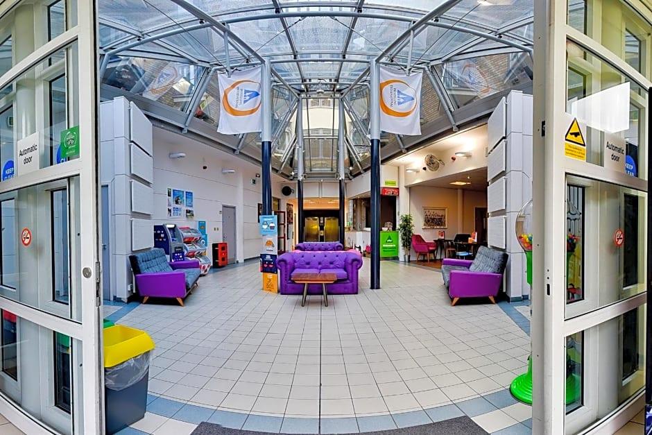 YHA London Thameside