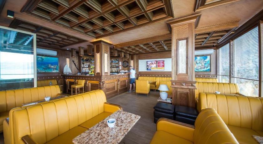 Liro Hotel
