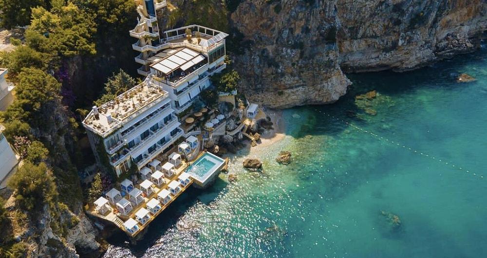Liro Hotel