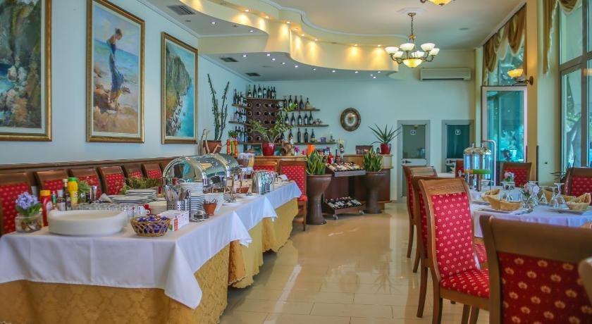 Liro Hotel