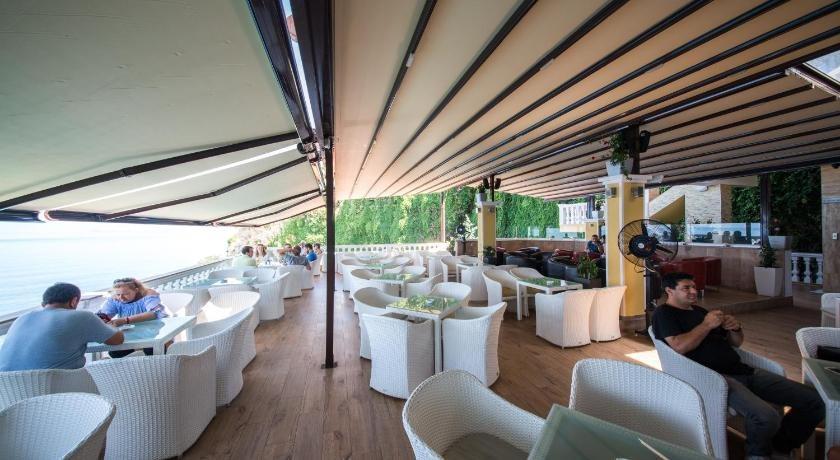 Liro Hotel