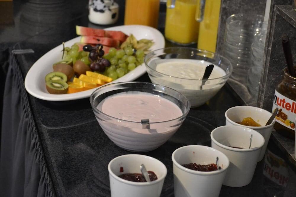 Hotel-Cafe-Galerie