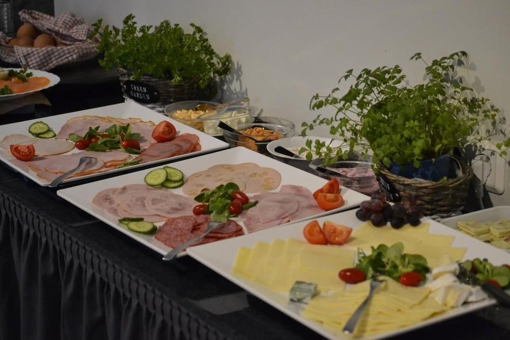 Hotel-Cafe-Galerie