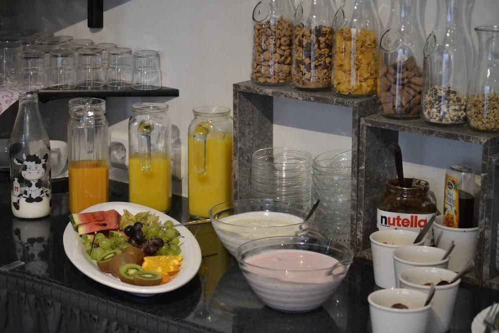 Hotel-Cafe-Galerie