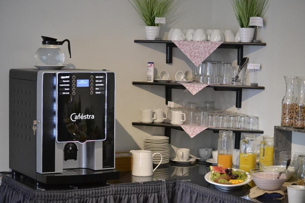 Hotel-Cafe-Galerie