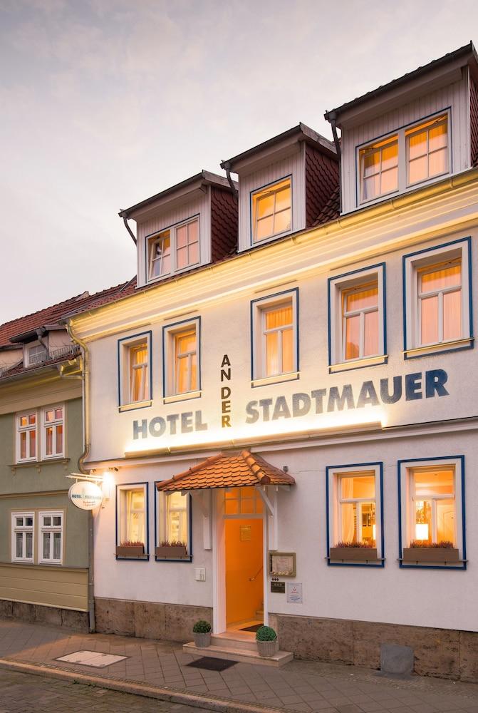 An der Stadtmauer